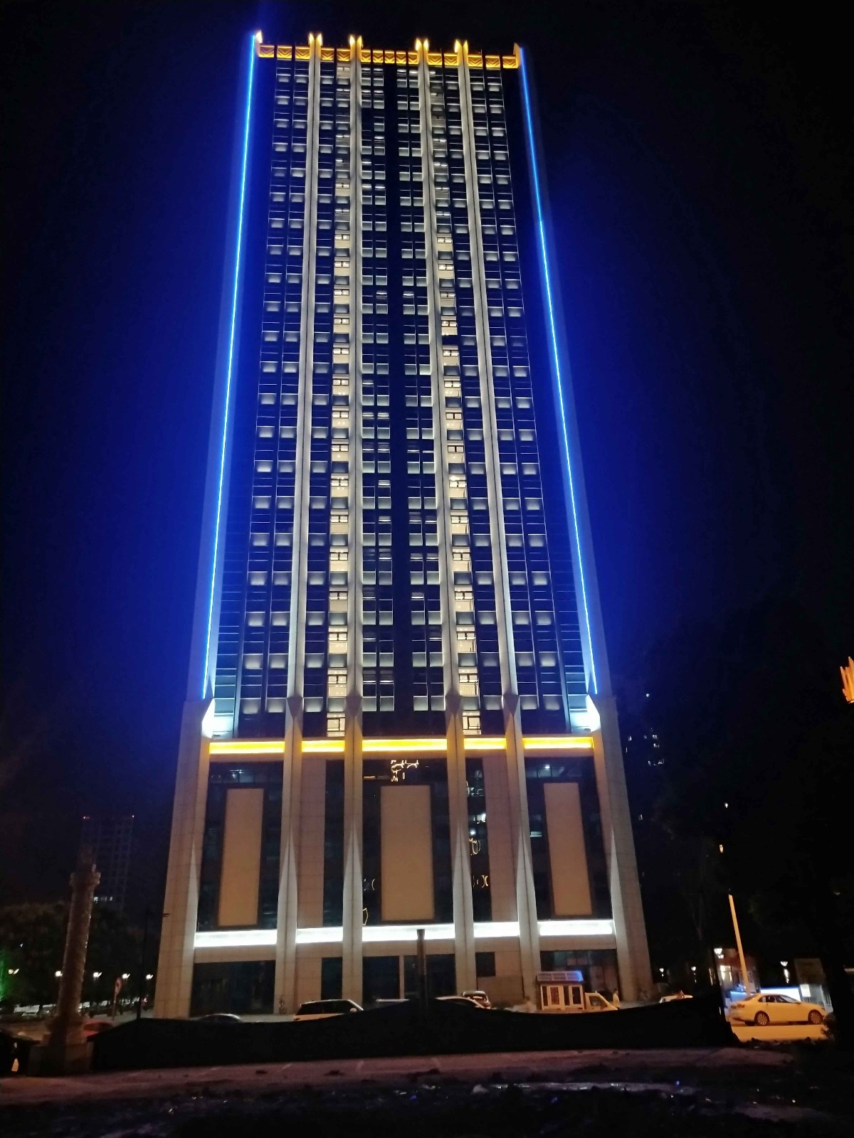 阜陽(yáng)麗豐一品辦公樓亮化